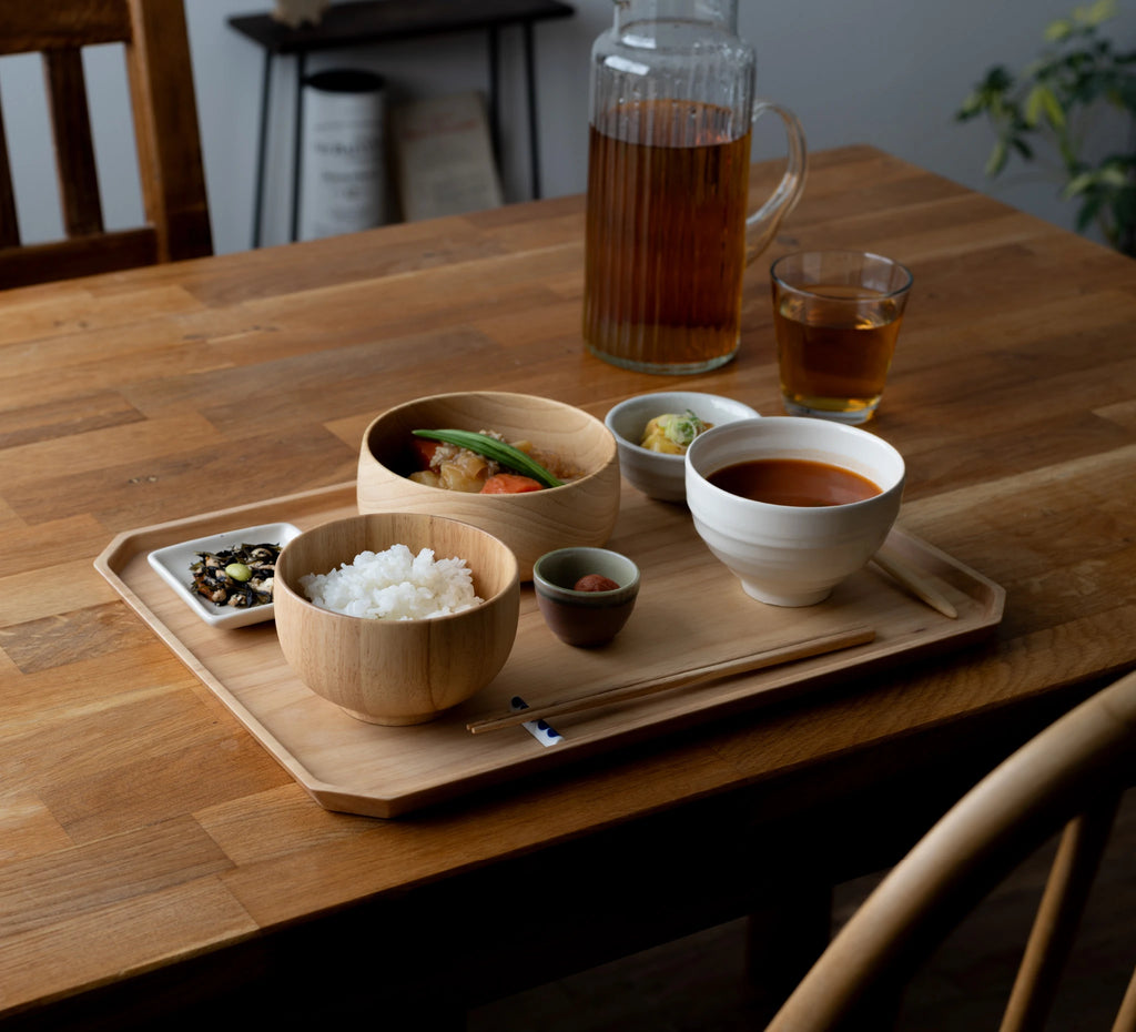 一汁四菜をすっきりと置くことができます。