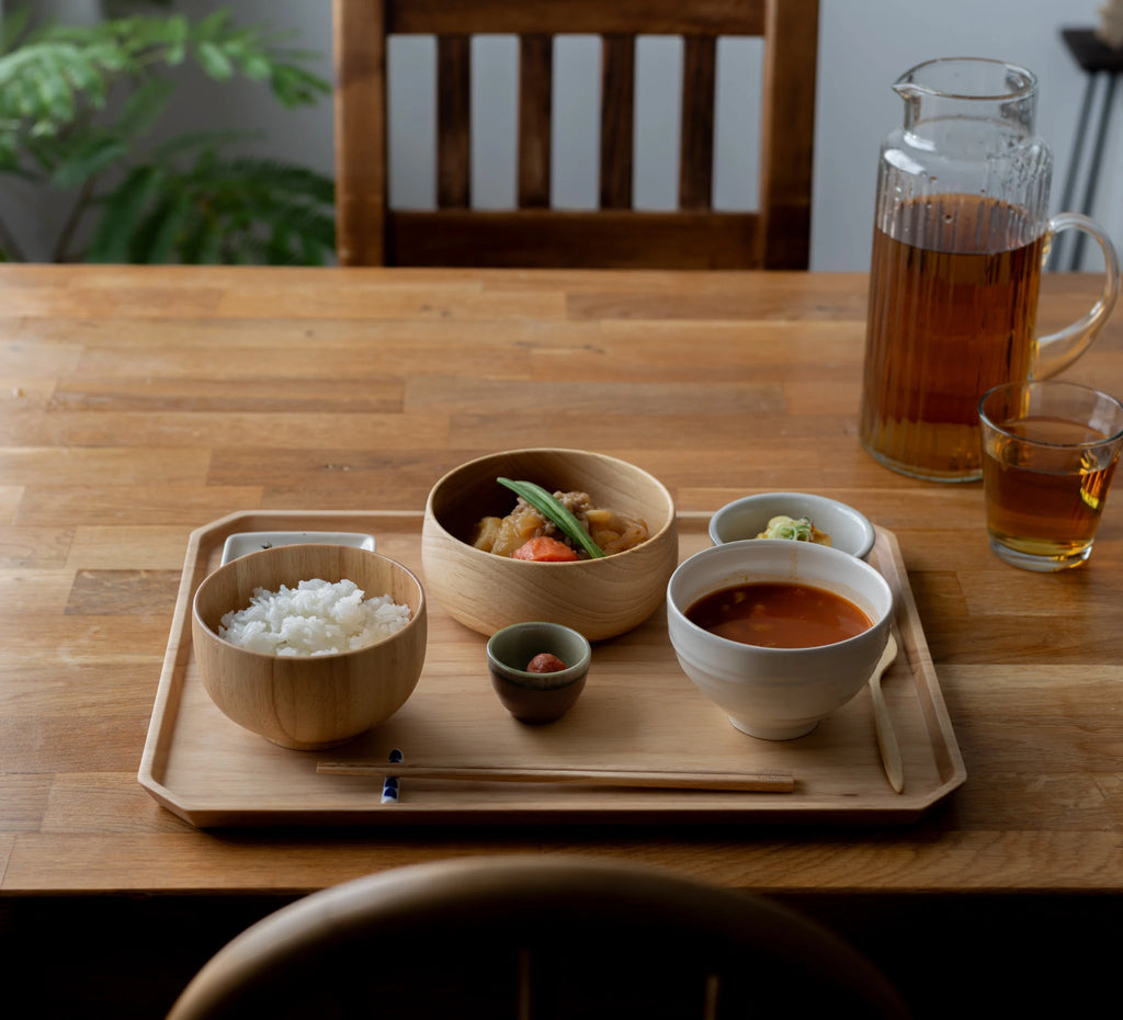 シンプルな形の、40cm トレイ 角。