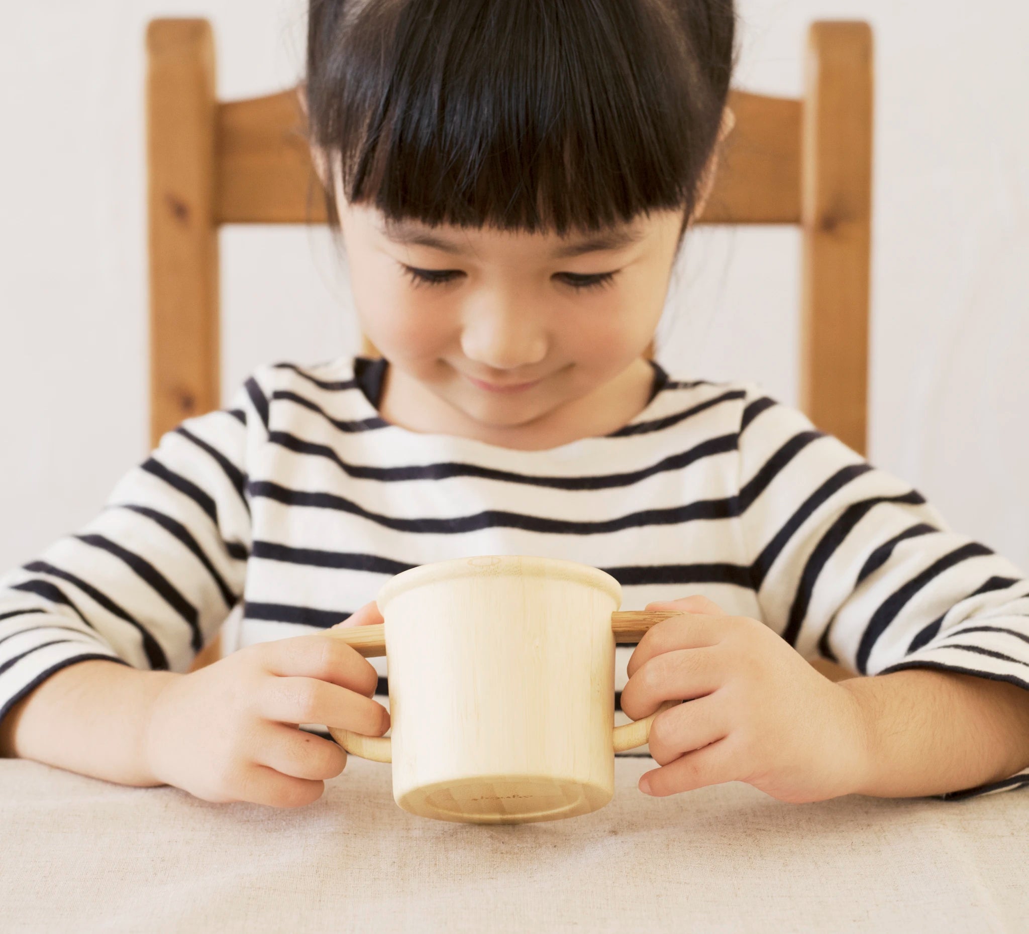 両手でしっかり持てる「アグニマグ両手」。