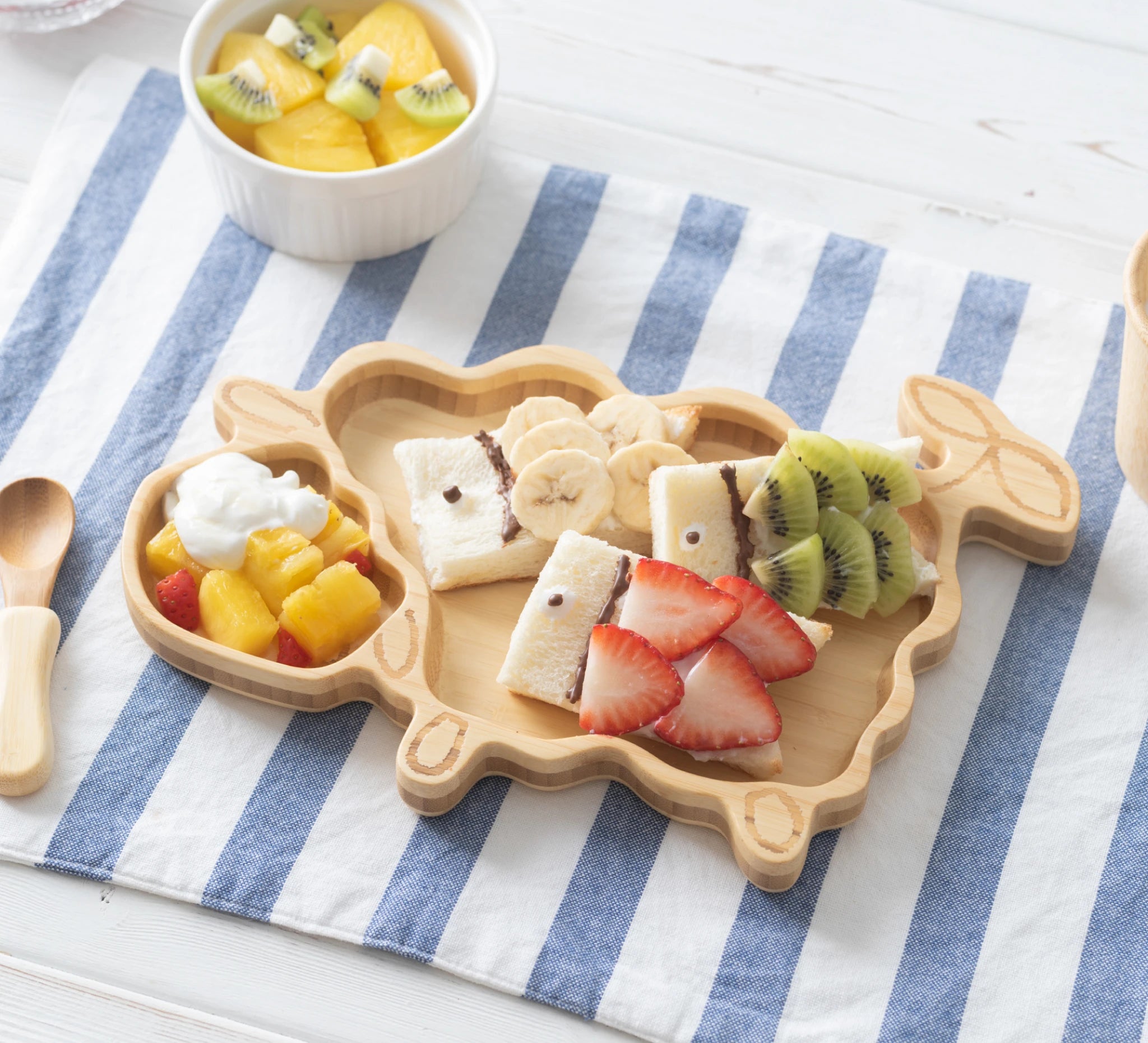 ひつじがイメージキャラクターのアグニーブランドとしては絶対に欠かせない「アグニープレート」。