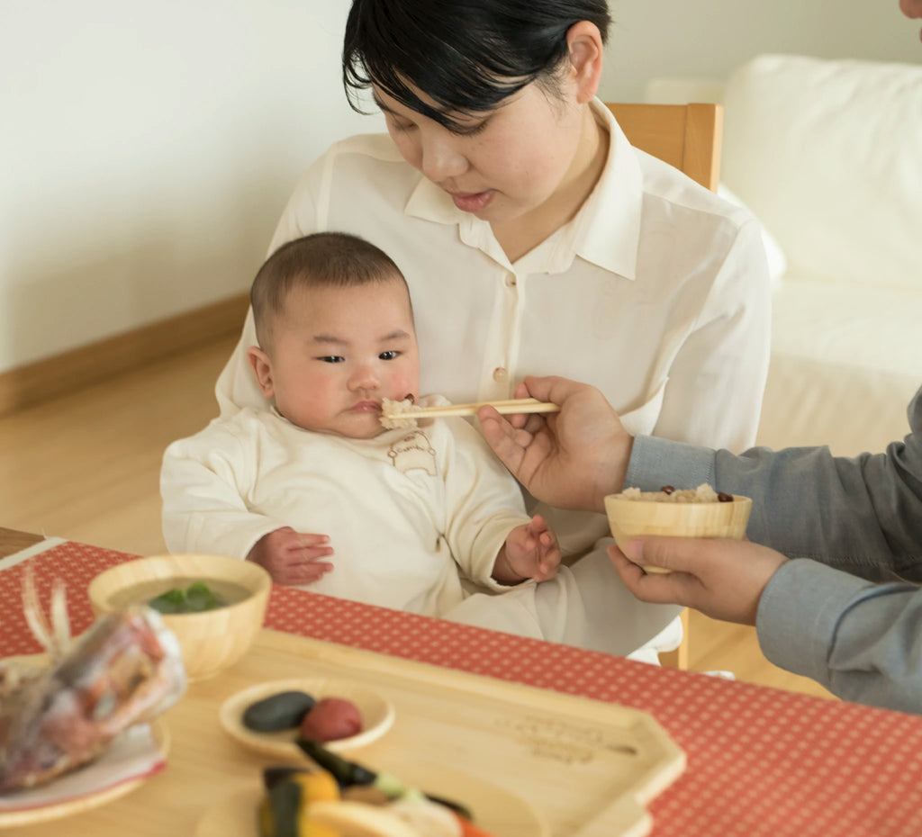 古くから縁起物の象徴である竹。まさに祝いの場にぴったりな食器です。