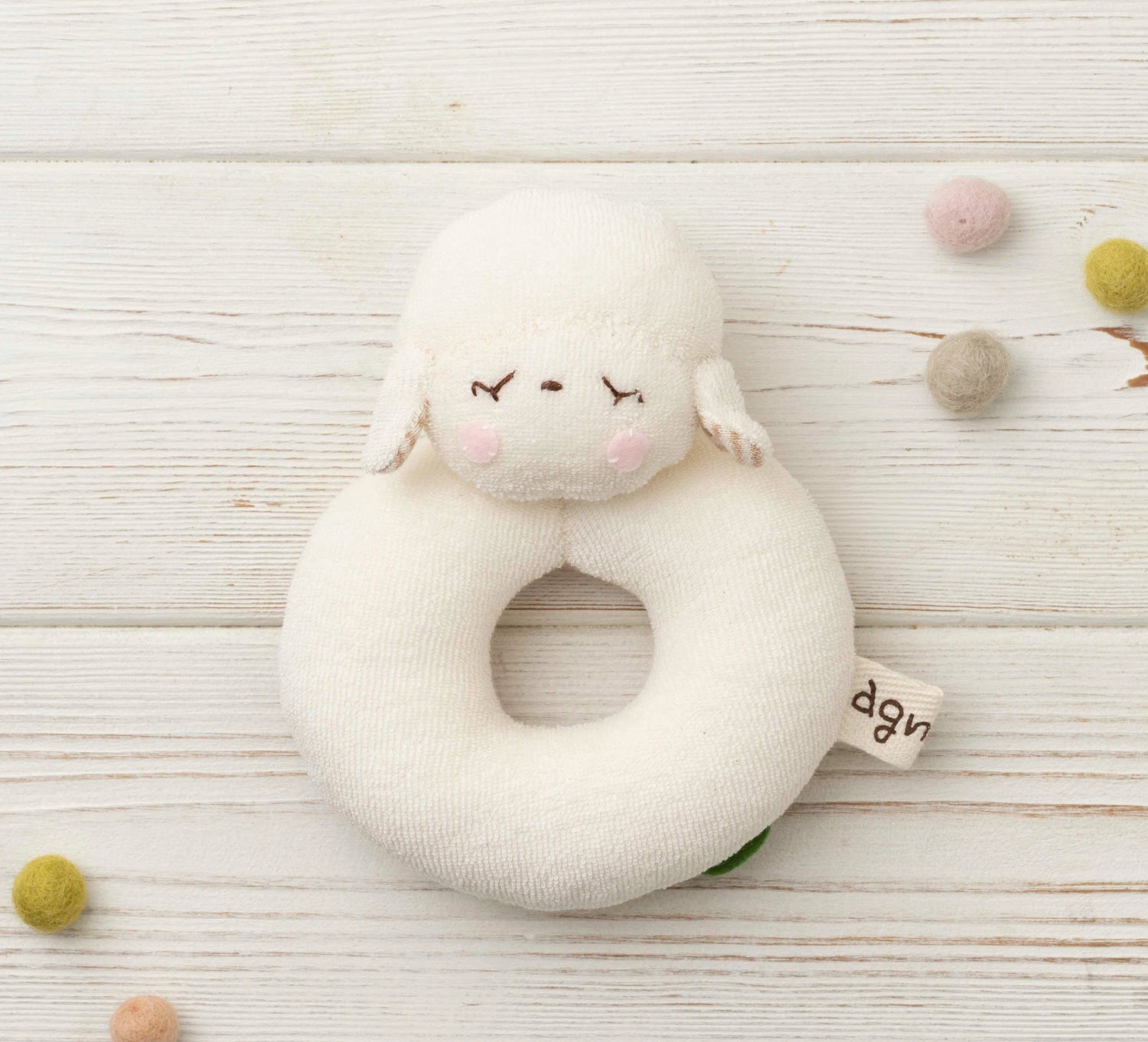 ふわふわひつじの『にぎにぎアグニー』。ファーストトイとしてお勧め♪