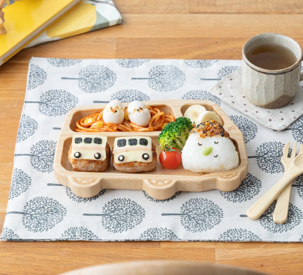 縁を太くすることで落としても壊れにくい形になっています。