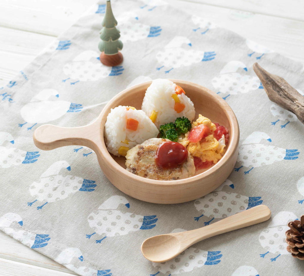 地味になりがちな離乳食も食器1つで可愛く変身♪