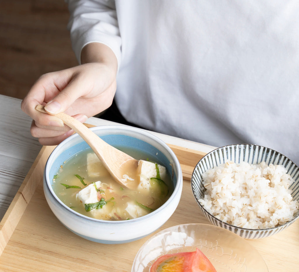 軽くて口当たりやさしい天然木のれんげです。