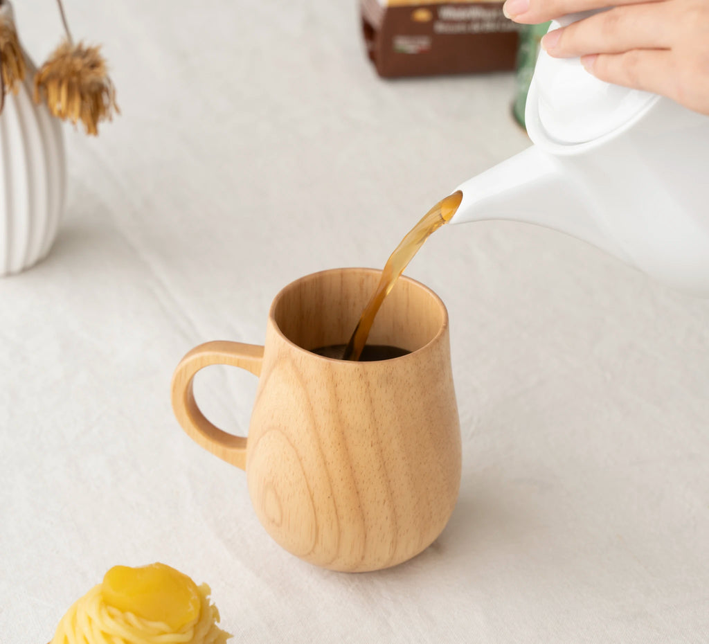 あったかい紅茶をたっぷりそそいで、ティータイム。