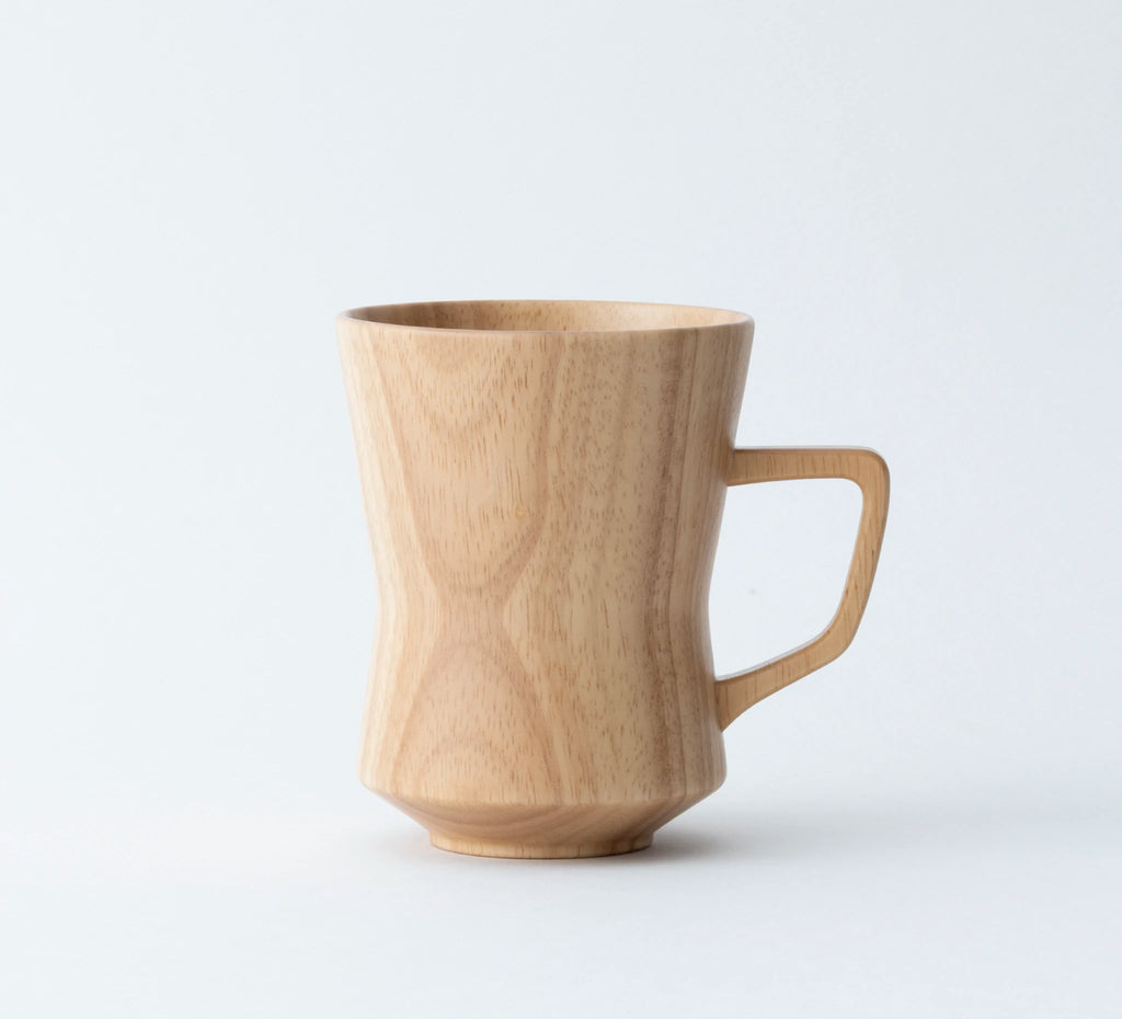 モダンなシルエットが特徴的な、マグカップ 角。