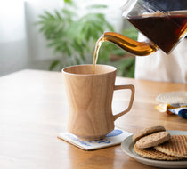 大容量のマグカップ。紅茶もコーヒーもたっぷりついで。