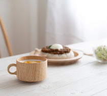 モダンですっきりとした形の、ティーカップ 角。